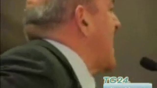 Incontro tra Governo, Cisl e Uil. Esclusa la CGIL. смотреть онлайн