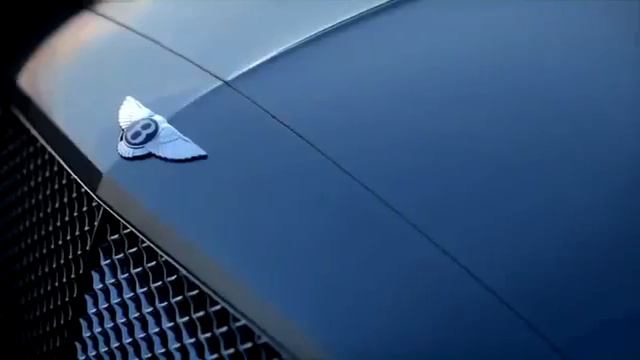 Bentley Continental GTC Convertible Commercial смотреть онлайн