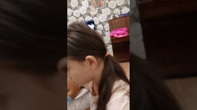 что у меня лежит в рюкзаке для малыша смотреть онлайн