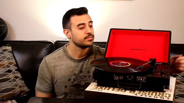 MAN CRAFTS | Crosley Cruiser Deluxe Turntable Review смотреть онлайн
