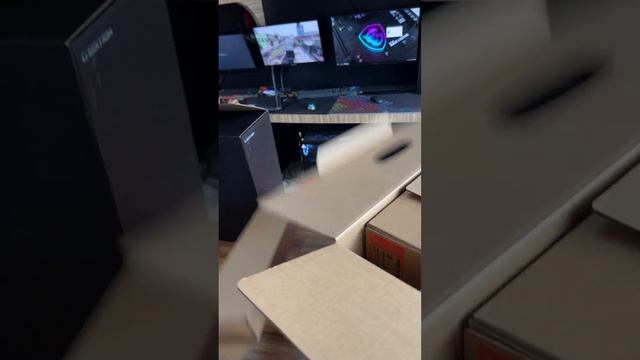 Unbox gaming laptop ASUS ROG G18 G814JV смотреть онлайн