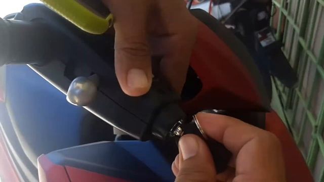 CAPS LOCK MOTORCYCLE HANDLE BAR | ANTI-THEFT SECURITY смотреть онлайн