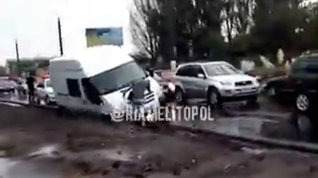 Провалился автобус Мелитополь смотреть онлайн