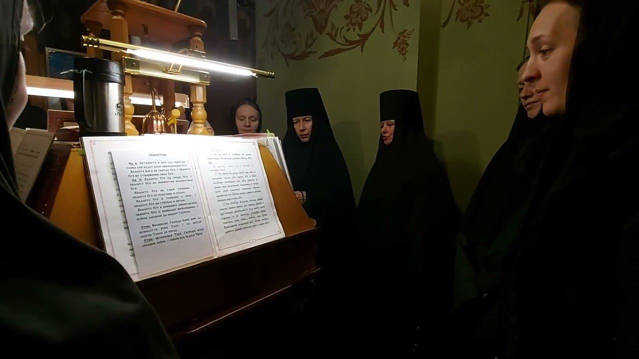 ОСОБЕННОСТИ ХОРА ИВЕРСКОГО МОНАСТЫРЯ | АНТИФОННОЕ ПЕНИЕ – НА ДВА ЛИКА смотреть онлайн