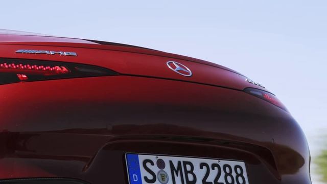 Mercedes-AMG SL 63 2022 смотреть онлайн