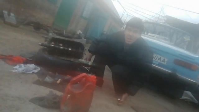 Синия молния #9. Сборка двигателя УЗАМ-412 смотреть онлайн