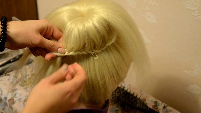 Прическа с помощью валика" Бублик" на длинные волосы. смотреть онлайн