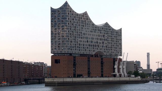 Hamburg Elbphilharmonie Test with Panasonic HC-X1 in UHD @ 60FPS смотреть онлайн