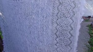 Белые пуховые платки паутинки