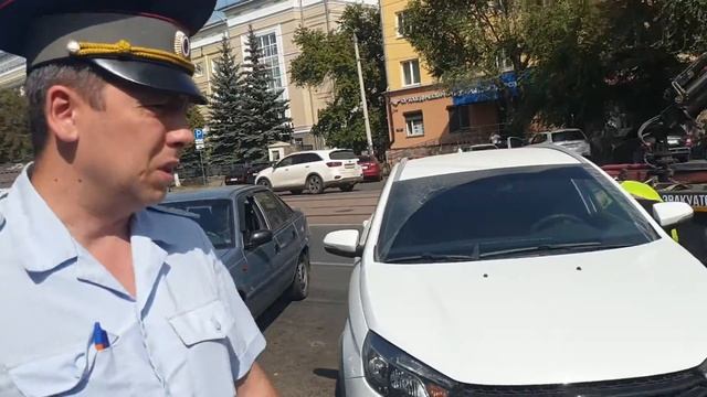 Разговор с ДПСником-эвакуаторщиком в Челябинске смотреть онлайн