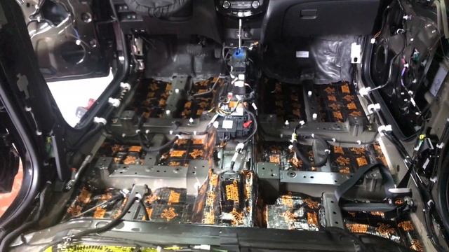 Nissan X-Trail тюнинг внутрисалонный, шумоизоляция. Повышение шумозащищенности салона автомобиля смотреть онлайн