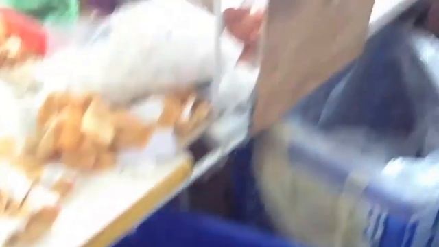 На фабрике по производству хомяков-повторюшек смотреть онлайн