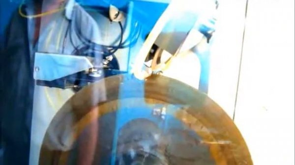 Заточка отрезных дисковых пил на станке Solution K 850 фирмы Loroch GmbH.