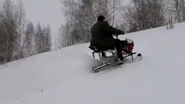 Самодельный снегоход - подъем в горку. смотреть онлайн