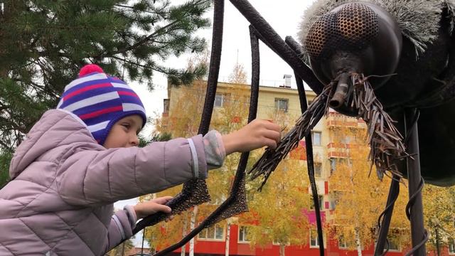 Школа юного этноблогера. Экскурсия по малым архитектурным композициям города Белоярский смотреть онлайн