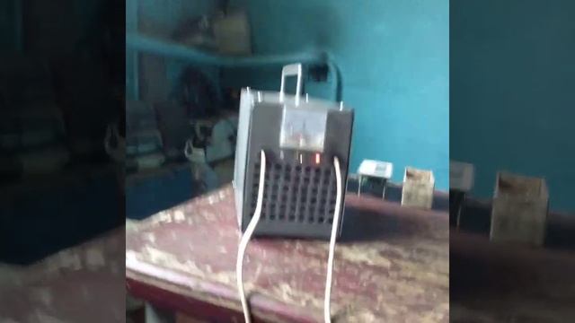 Безумное зарядное устройство автомобильных аккумуляторов. Показываю работу вживую. смотреть онлайн