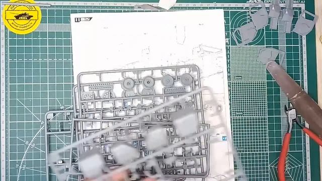 Сборка трех машин Тайфун-ВДВ от Meng и RPG часть 6 смотреть онлайн