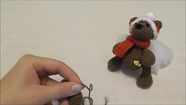 3️⃣?Мастер-класс. Вязаный мишка. 3 этап. Вяжем лапки. смотреть онлайн