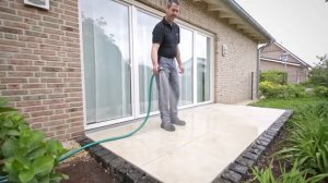 Заполнение швов брусчатки водонепроницаемым раствором  quick mix PFN