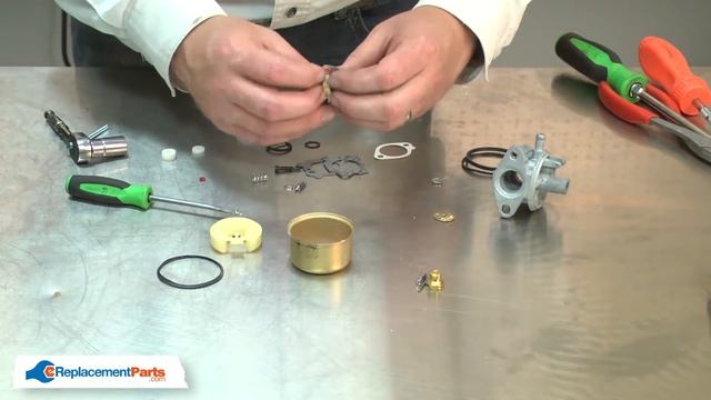 Small Engine Repair - Installing the Carburetor Overhaul Kit (Briggs & Stratton Part # 498260) смотреть онлайн
