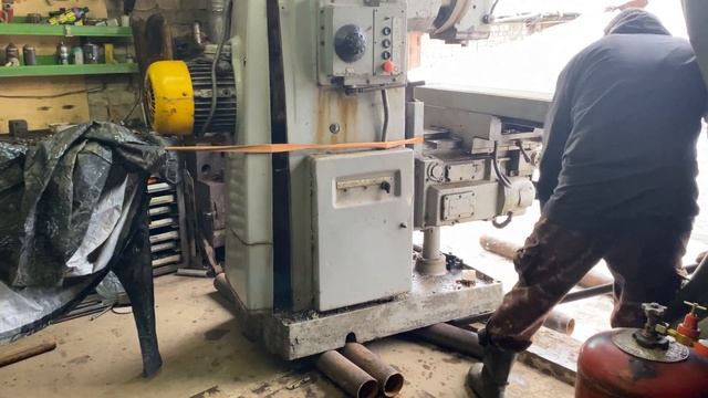 Закатываю фрезерный станок в гараж! смотреть онлайн