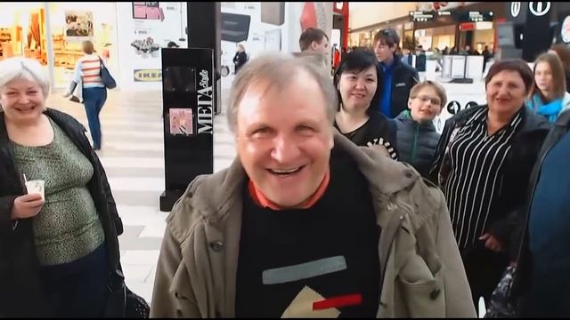 Как заставить человека смеяться? смотреть онлайн