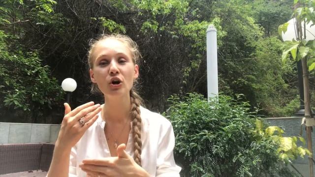 Interacting with Weibo Followers - Ashley Talks 33 - China Marketing Expert смотреть онлайн