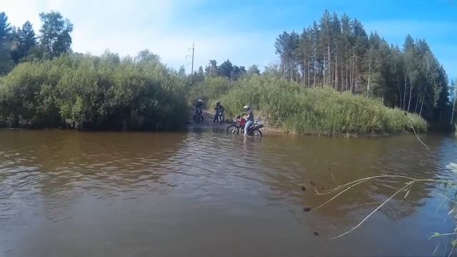 Эндуро 4. Катаемся по реке. (Переезжаем реку вброд на Racer Ranger, Enduro, Panther, Irbis ttr125). смотреть онлайн
