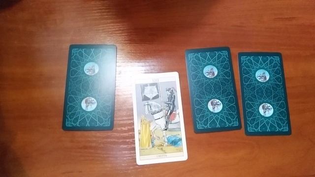Онлайн-гадание Таро: "Какой урок дает мне мир сейчас?" смотреть онлайн