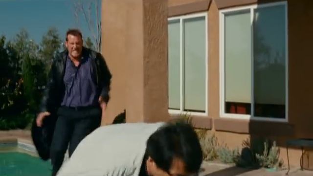 The Spy Next Door (2010) - 'Backyard Fight' смотреть онлайн