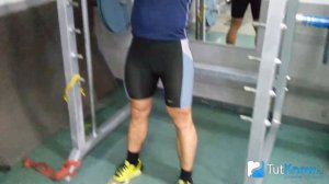 Фронтальные приседания в машине Смита