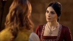 Султан Сулейман наблюдает за ссорой Хюррем и Махидевран