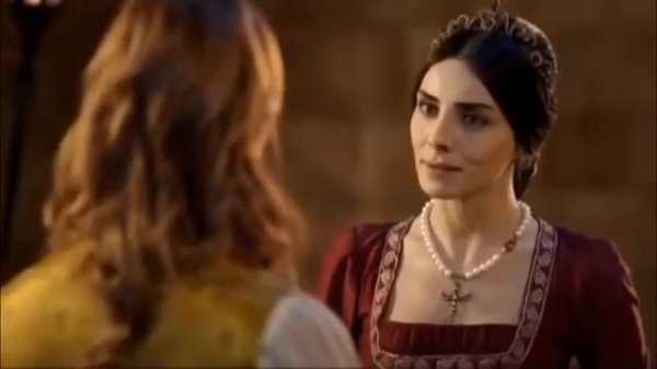 Султан Сулейман наблюдает за ссорой Хюррем и Махидевран