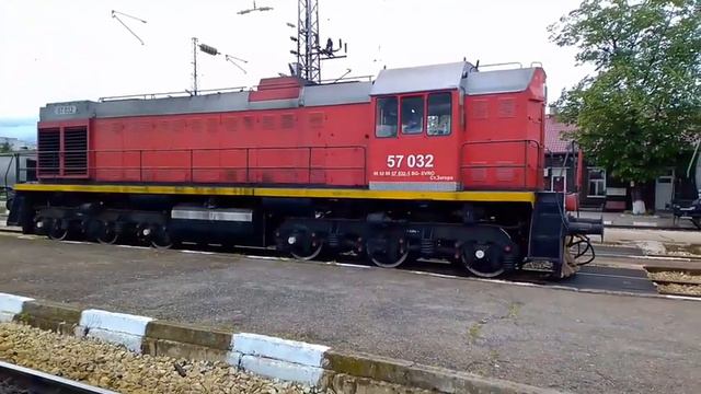 Маневровый тепловоз ТЭМ2У смотреть онлайн