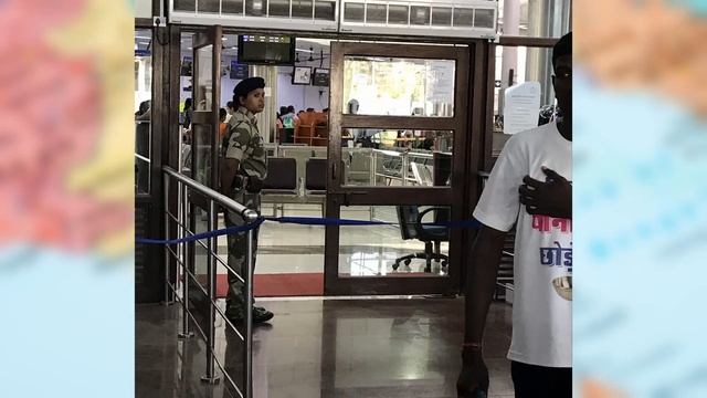 Индия. Метро, рикши. Как доехать их аэропорта в центр дешево #india #newdelhi #