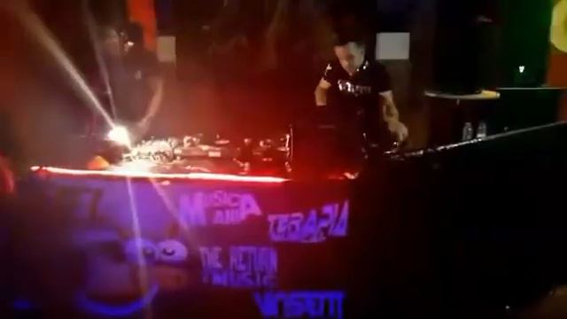 DJ Torru& Dj Vinsent @salamuak sonido 2x2 смотреть онлайн