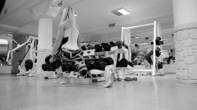 Как накачать попу: 12 техник выпадов для ягодиц смотреть онлайн