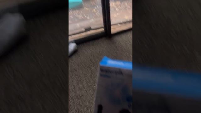 в США легко МОЖНО ВЕРНУТЬ ЛЮБУЮ КУПЛЕННУЮ ВЕЩЬ ДАЖЕ ГОД СПУСТЯ В ОТЛИЧИИ ОТ РОССИИ смотреть онлайн