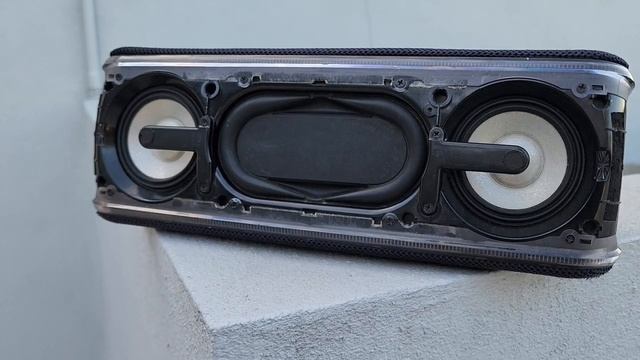 Sony SRS XB41 Bass Test смотреть онлайн