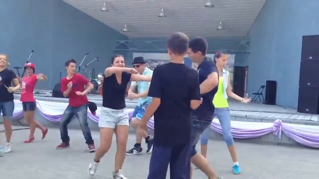 Ребята танцуют. Стрит Дэнс в Ульяновске смотреть онлайн