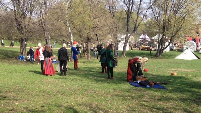 Средневековье в Коломенском и прогулка в Воронцовском парке смотреть онлайн