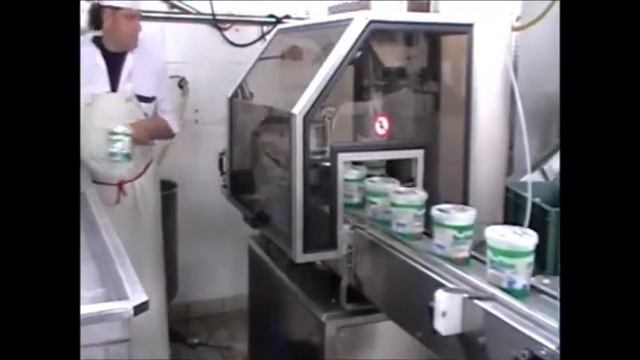 упаковка моцареллы в стаканчики с рассолом смотреть онлайн