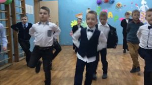 Флешмоб от мальчиков на 8 марта в начальной школе. Сиса-сасиса. 1 «Б» класс.