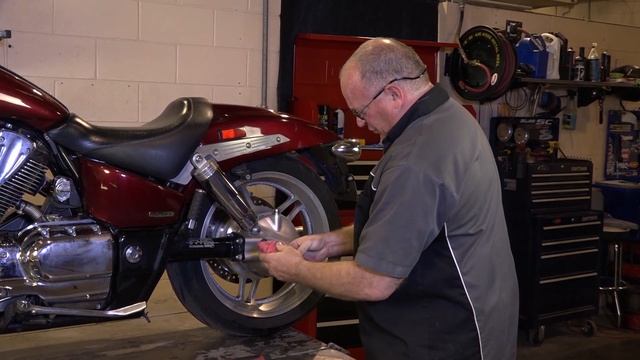 2005 Honda VTX 1800 Rear Differential Or Final Drive Oil Change | Partzilla.com