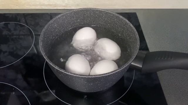 Полезные и вкусные пирожки из цельнозерновой муки с луком и яйцом смотреть онлайн