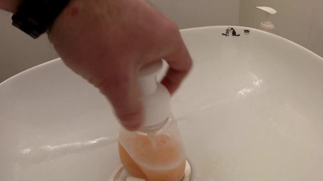 Обычный дозатор vs пенный дозатор смотреть онлайн