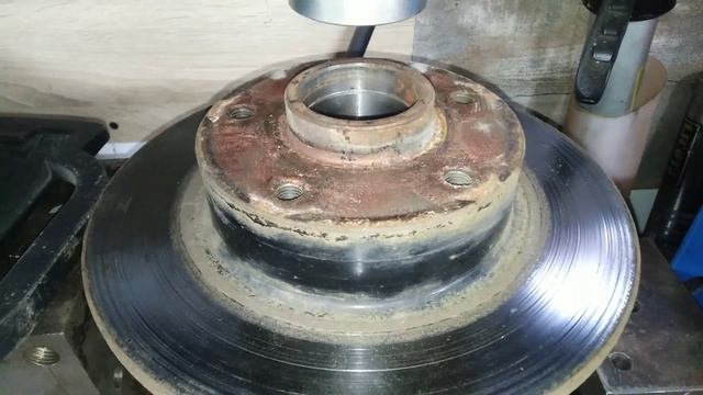 Renault Fluence 2012 | Задний подшипник ступицы | Замена смотреть онлайн