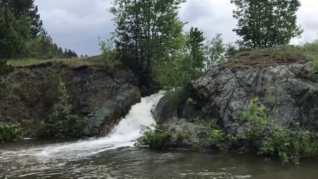 Село Усть-Каменка. Усть-Каменский водопад. Река Буготак. Водопады Новосибирской области. смотреть онлайн