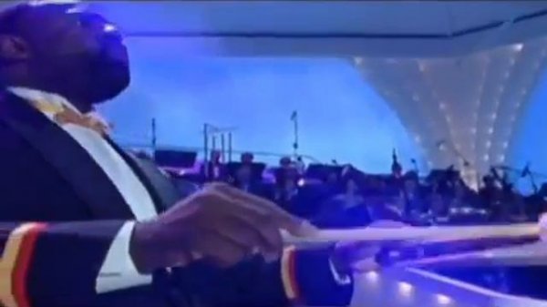 Лучано Паваротти & Джеймс Браун   Это мужской мир 12