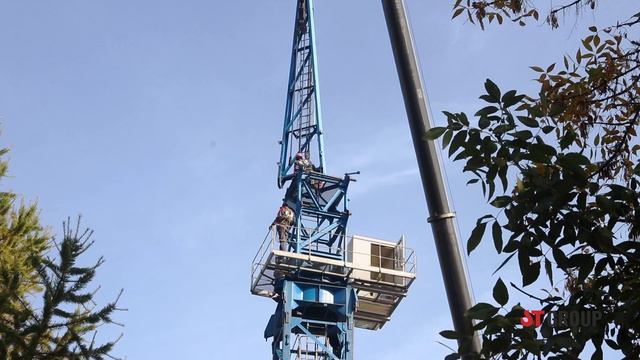 Монтаж башенного крана в Московском зоопарке смотреть онлайн